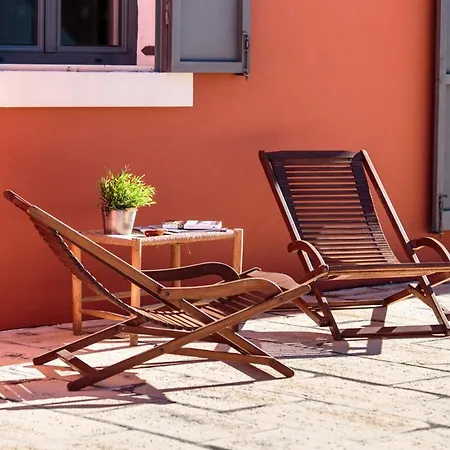 Villa Sleeps 6 With Pool And Wifi *
