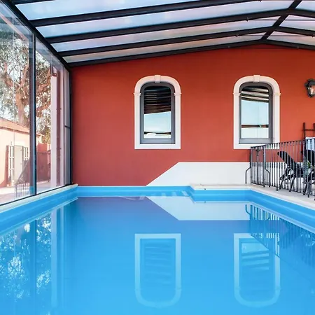 Sleeps 6 With Pool And Wifi Villa *